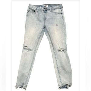 PISTOLA LIGHT WASH DISTRESSED SKINNY JEANS SIZE 30 High Rise